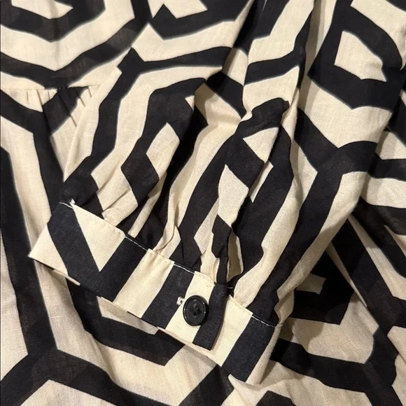 Zara Black and Cream Long Sleeve Dress - Picture 3 of 3